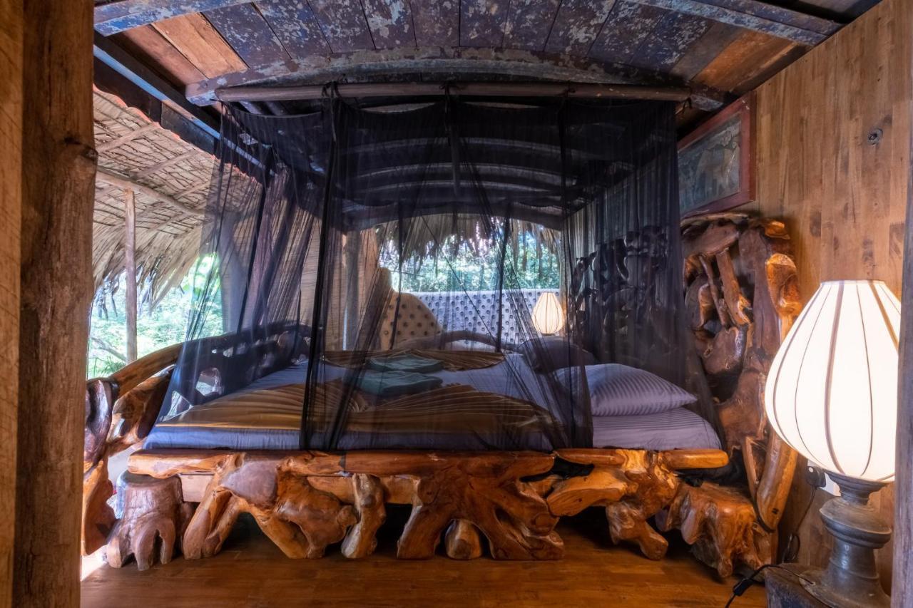 הוילה Hambegamuwa Banyan Camp מראה חיצוני תמונה