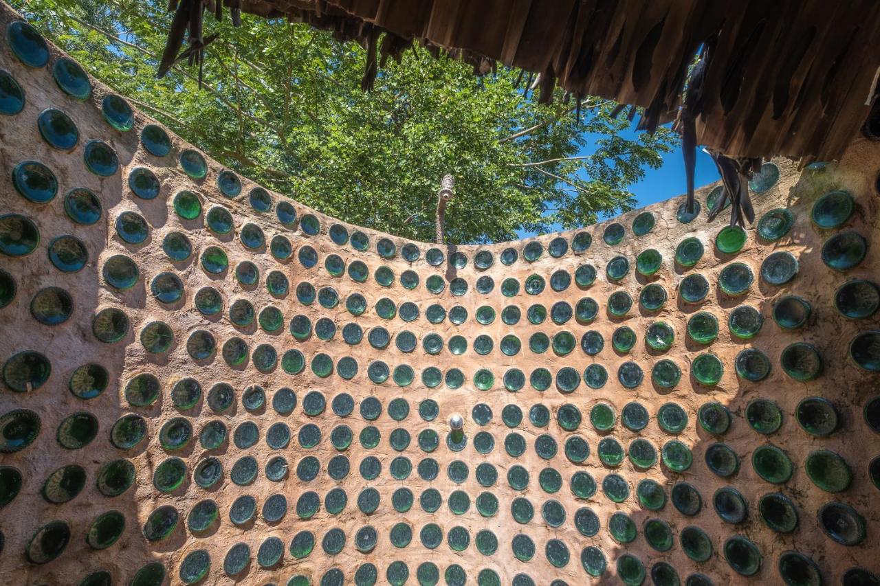 הוילה Hambegamuwa Banyan Camp מראה חיצוני תמונה