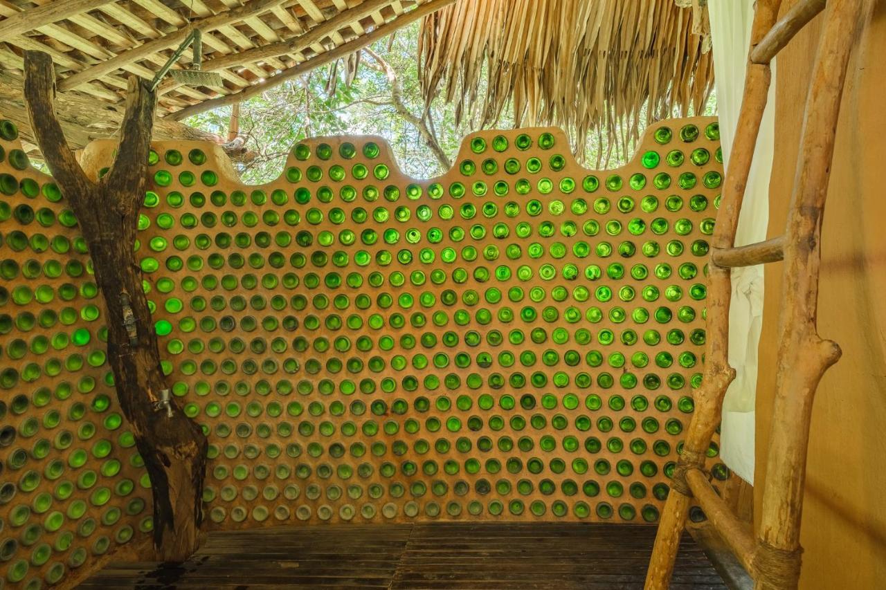 הוילה Hambegamuwa Banyan Camp מראה חיצוני תמונה