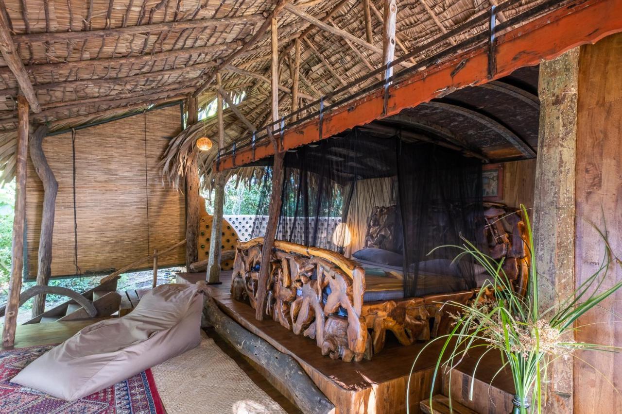 הוילה Hambegamuwa Banyan Camp מראה חיצוני תמונה
