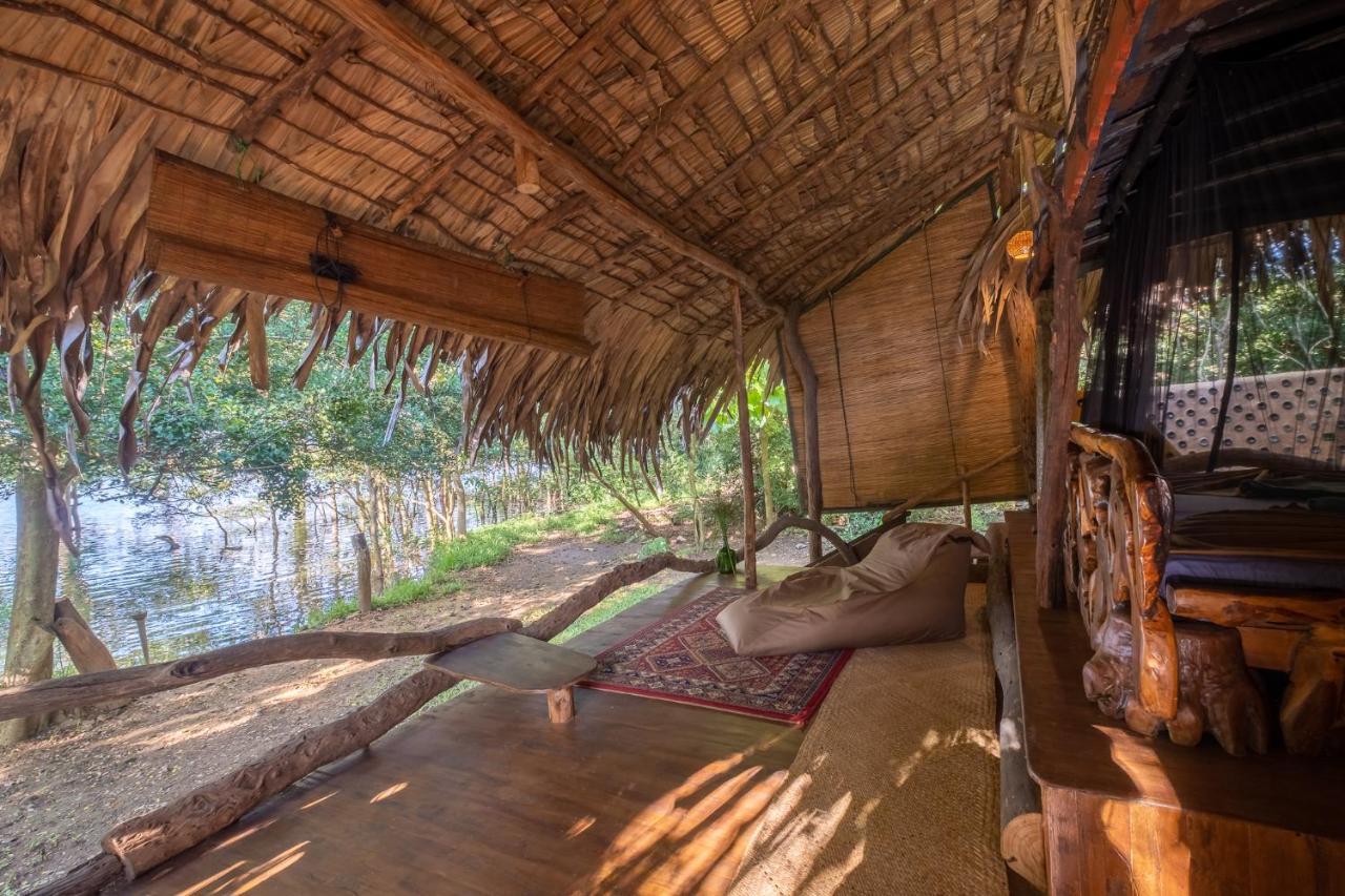 הוילה Hambegamuwa Banyan Camp מראה חיצוני תמונה