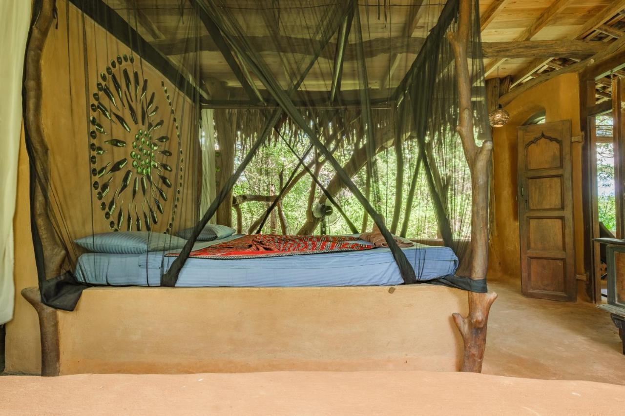 הוילה Hambegamuwa Banyan Camp מראה חיצוני תמונה