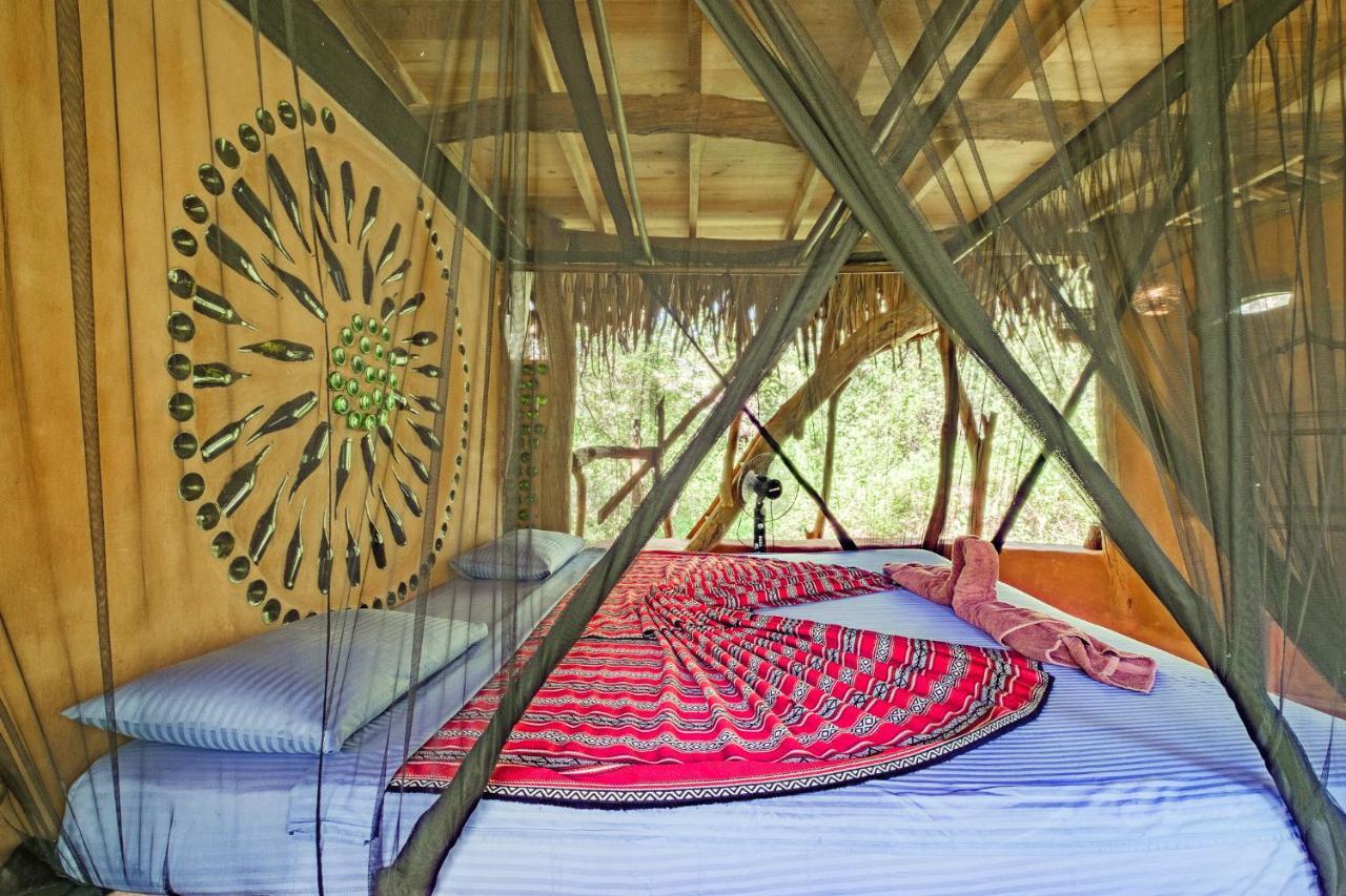 הוילה Hambegamuwa Banyan Camp מראה חיצוני תמונה