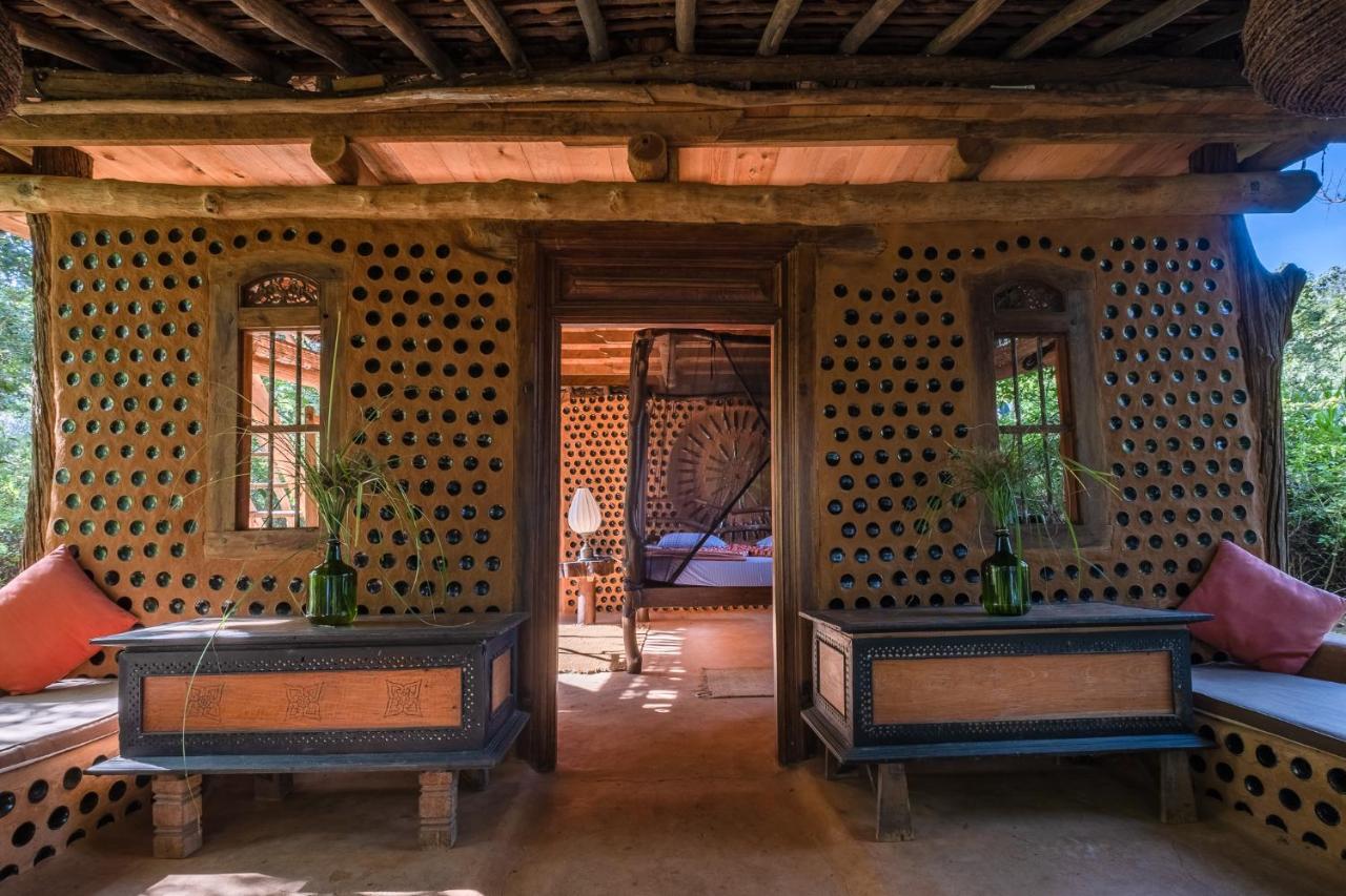 הוילה Hambegamuwa Banyan Camp מראה חיצוני תמונה